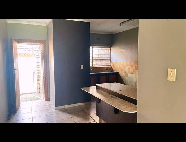 2 BEDROOM TOWNHOUSE FOR SALE IN FLORA GARDENS